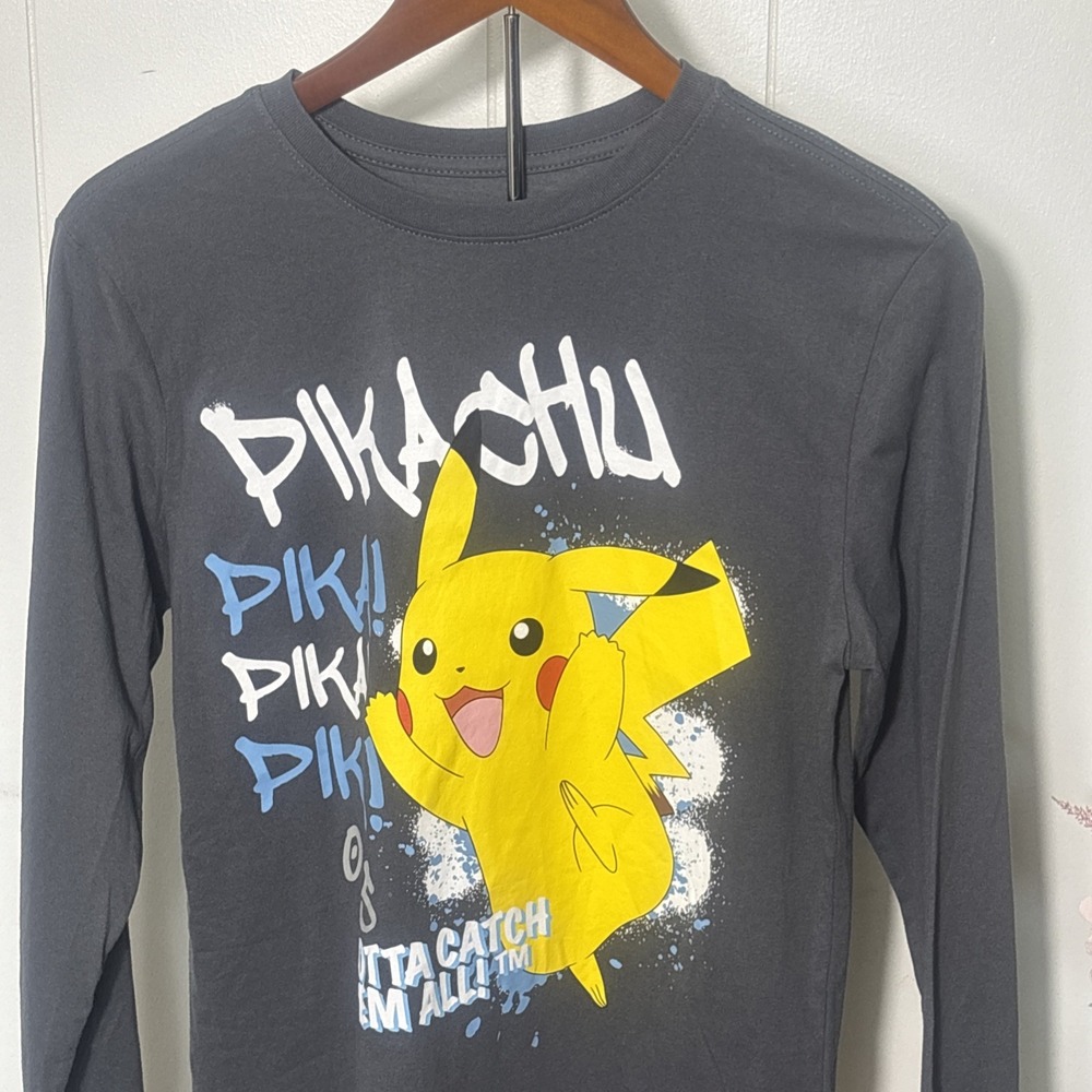 Poke'mon boy's Large Gray Long Sleeve Pikachu Light Weight Shirt New